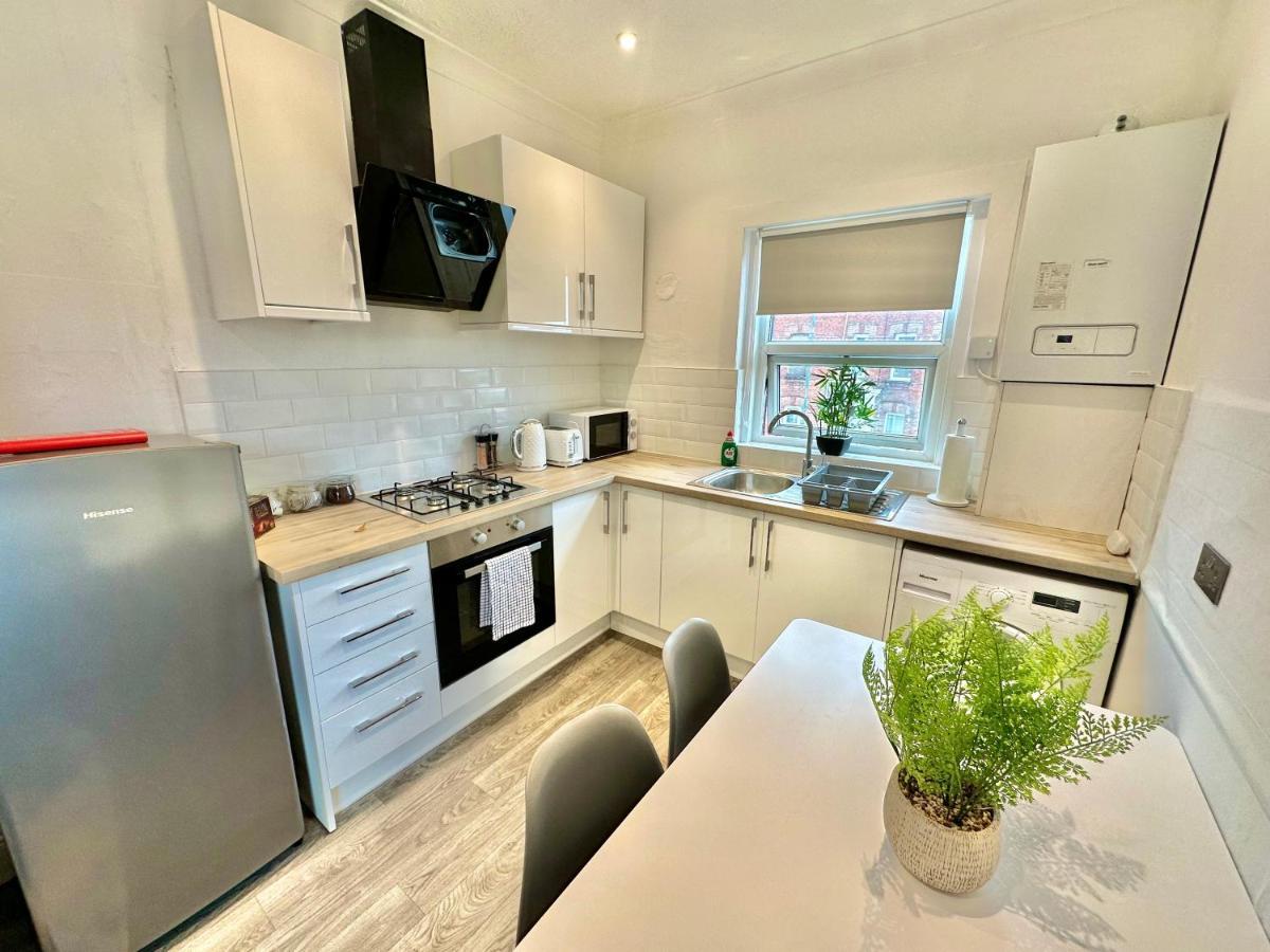 Chic Apartment In Central Bournemouth With Parking Экстерьер фото